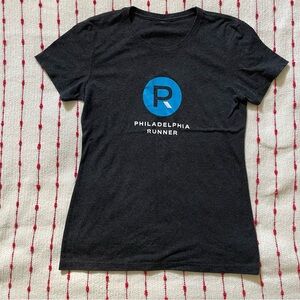 Philadelphia Runner tee shirt size large